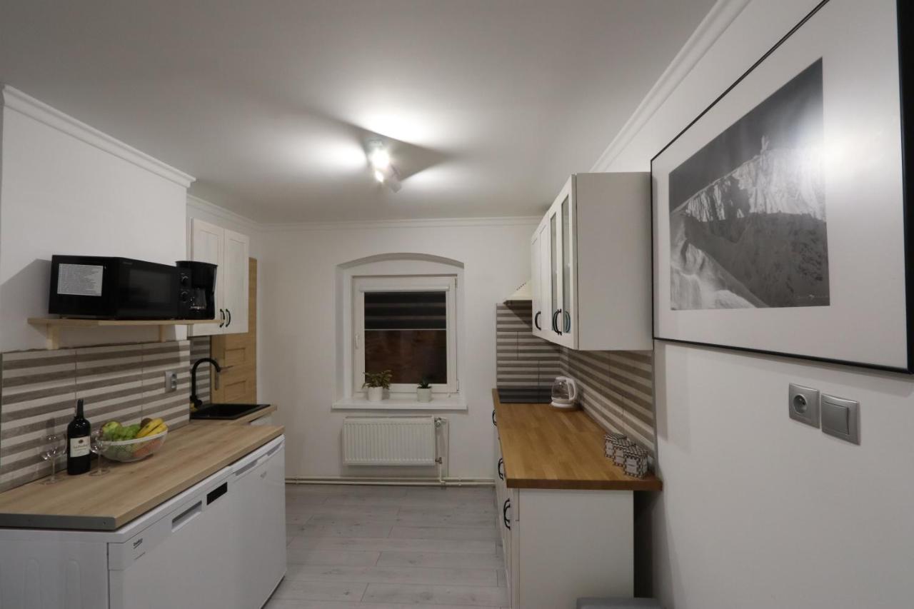Apartament Przy Skwerku Apartment Шклярска Поремба Екстериор снимка